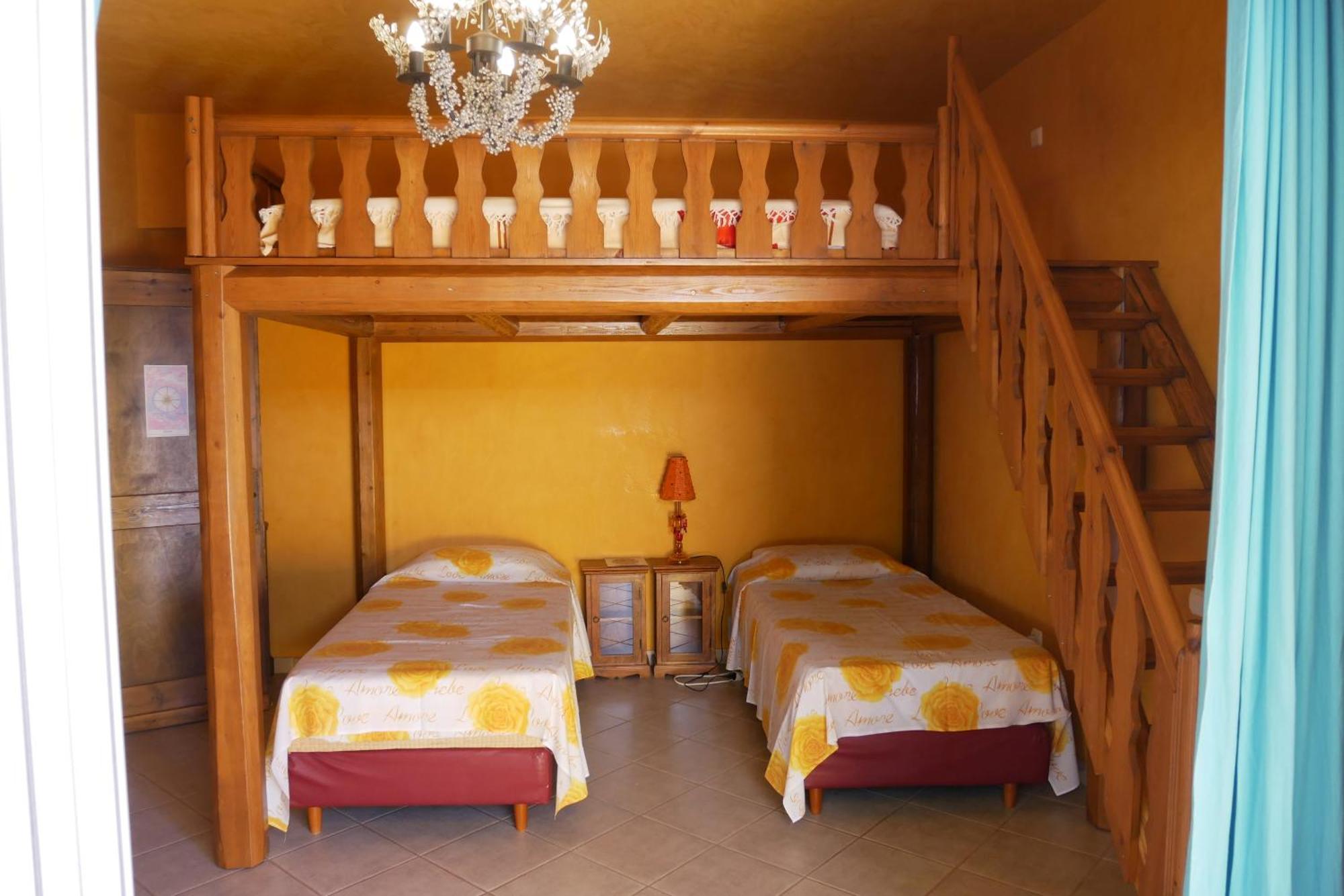 Casa Di Luce Bed & Breakfast Agia Marina  Ngoại thất bức ảnh
