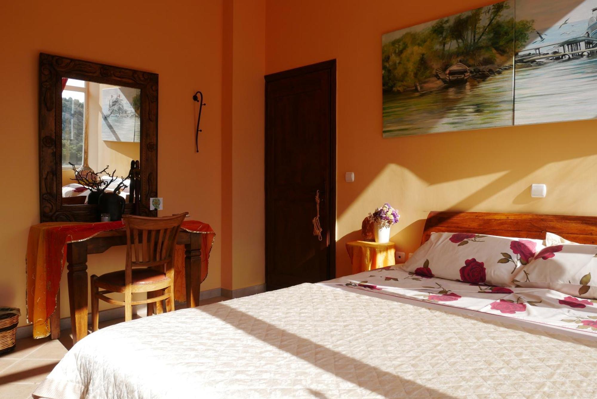 Casa Di Luce Bed & Breakfast Agia Marina  Ngoại thất bức ảnh